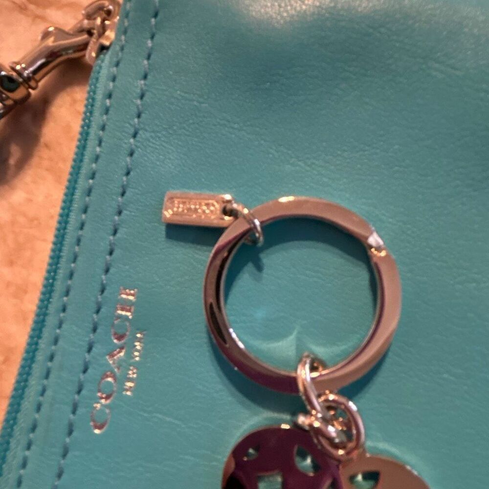 COACH Heart Keychain - Picture 3 of 5